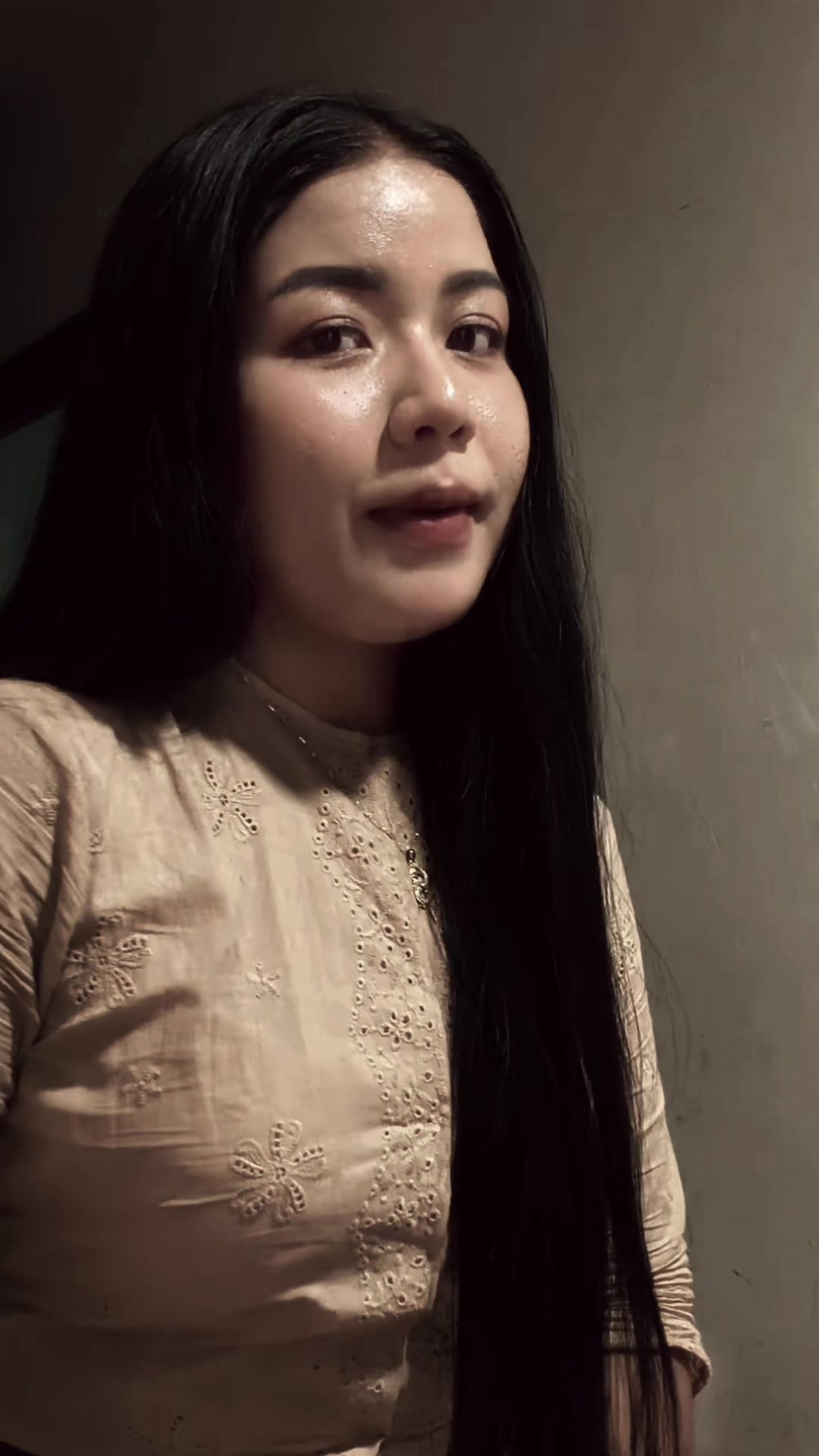 @khin zu paing