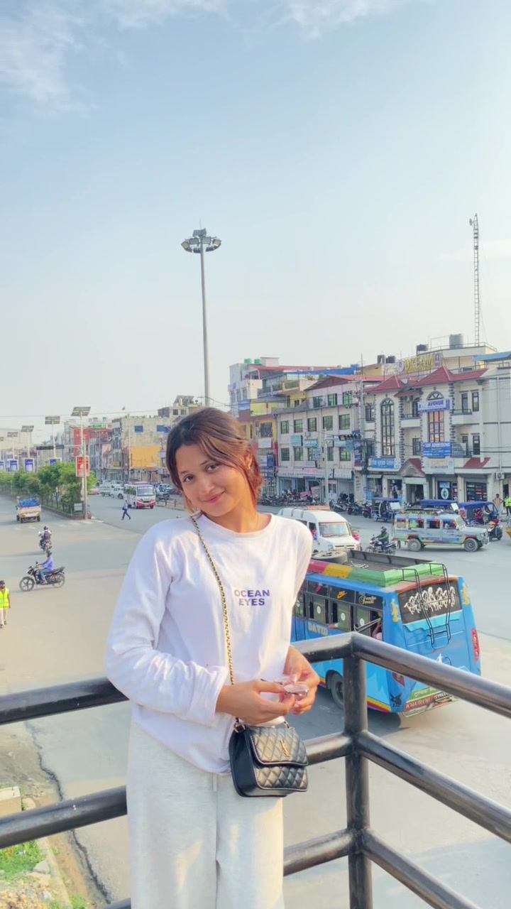 @दिव्या क्षेत्री ।