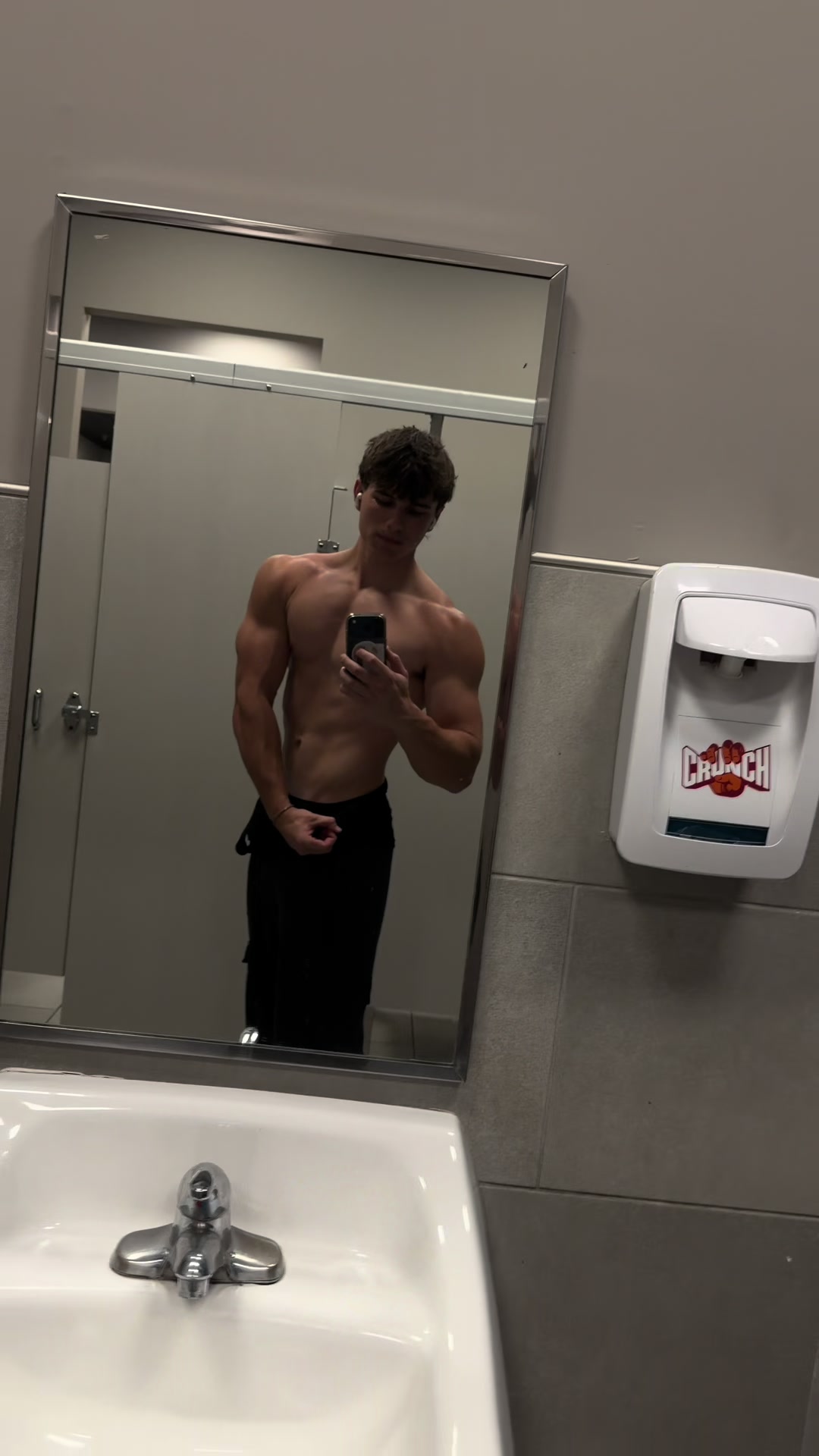 @️