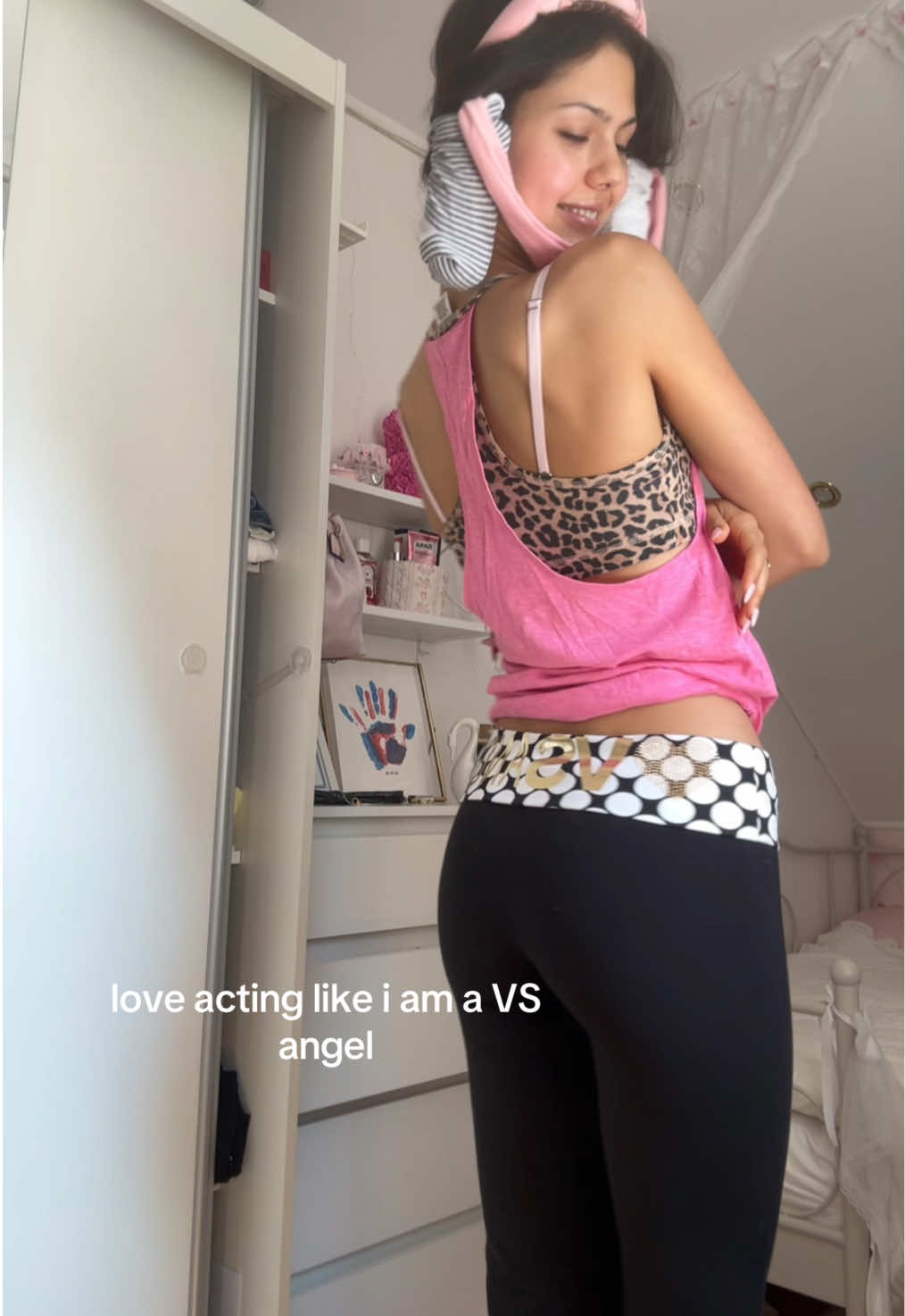 @nicoleporeba
