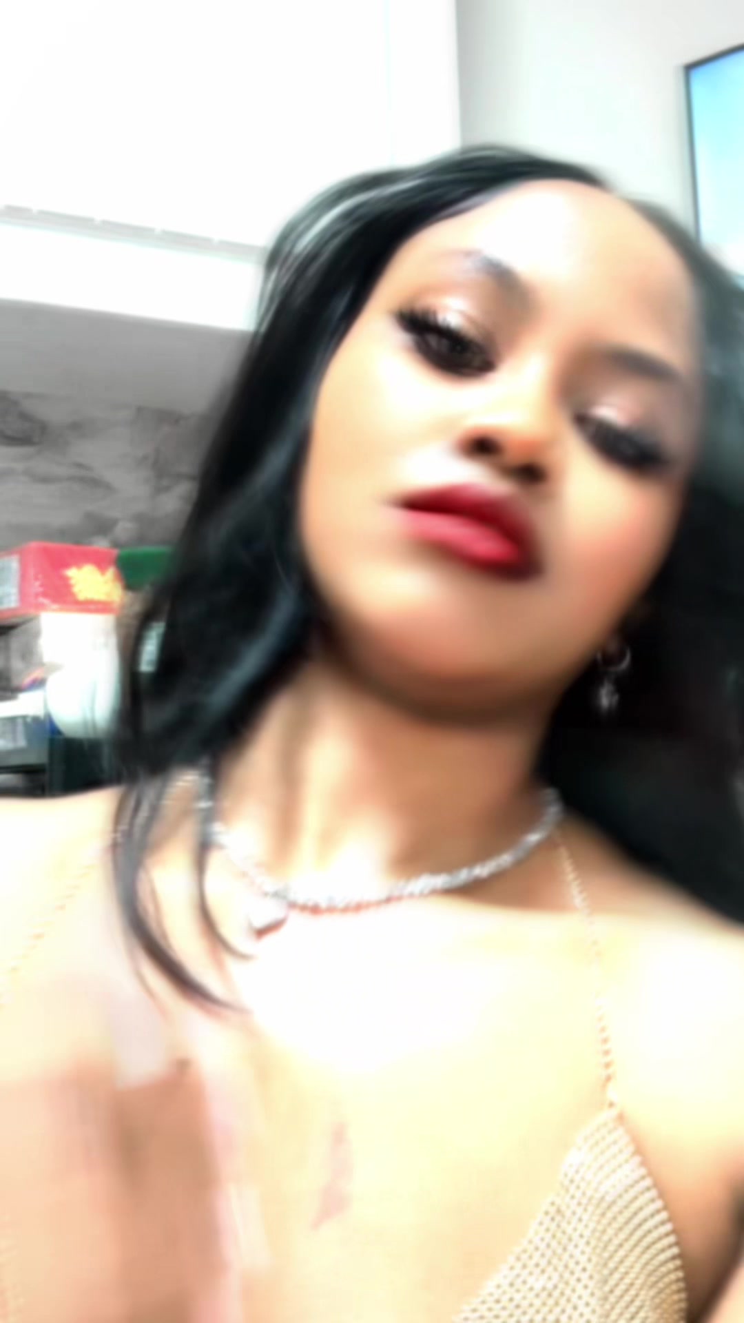 @Valarie🇰🇪🇷🇺