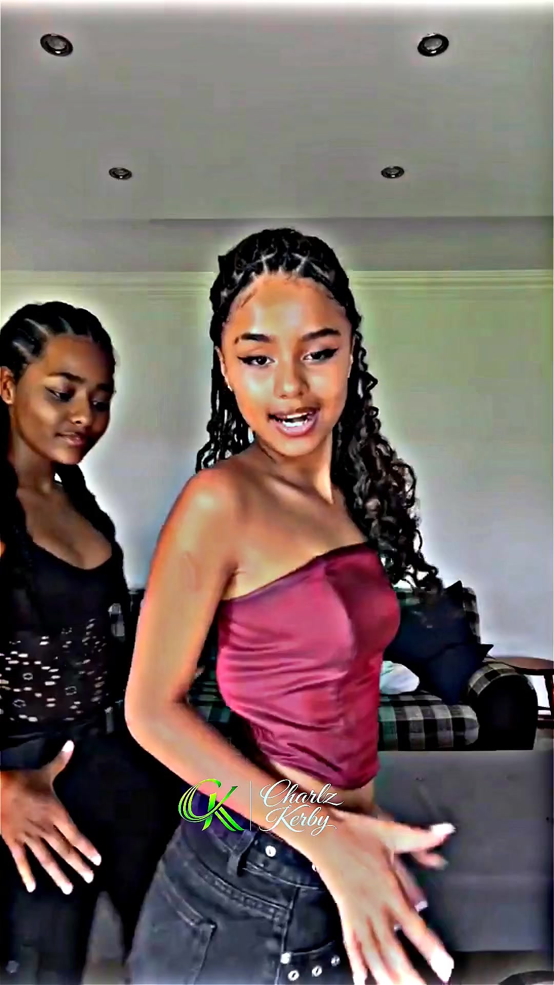 @𝐂𝐡𝐚𝐫𝐥𝐳 𝐊𝐞𝐫𝐛𝐲💫