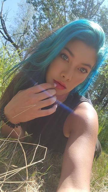 @Thegirlwiththecursemark