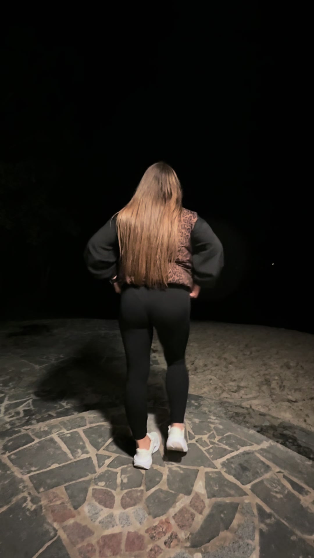 @Анжела😉