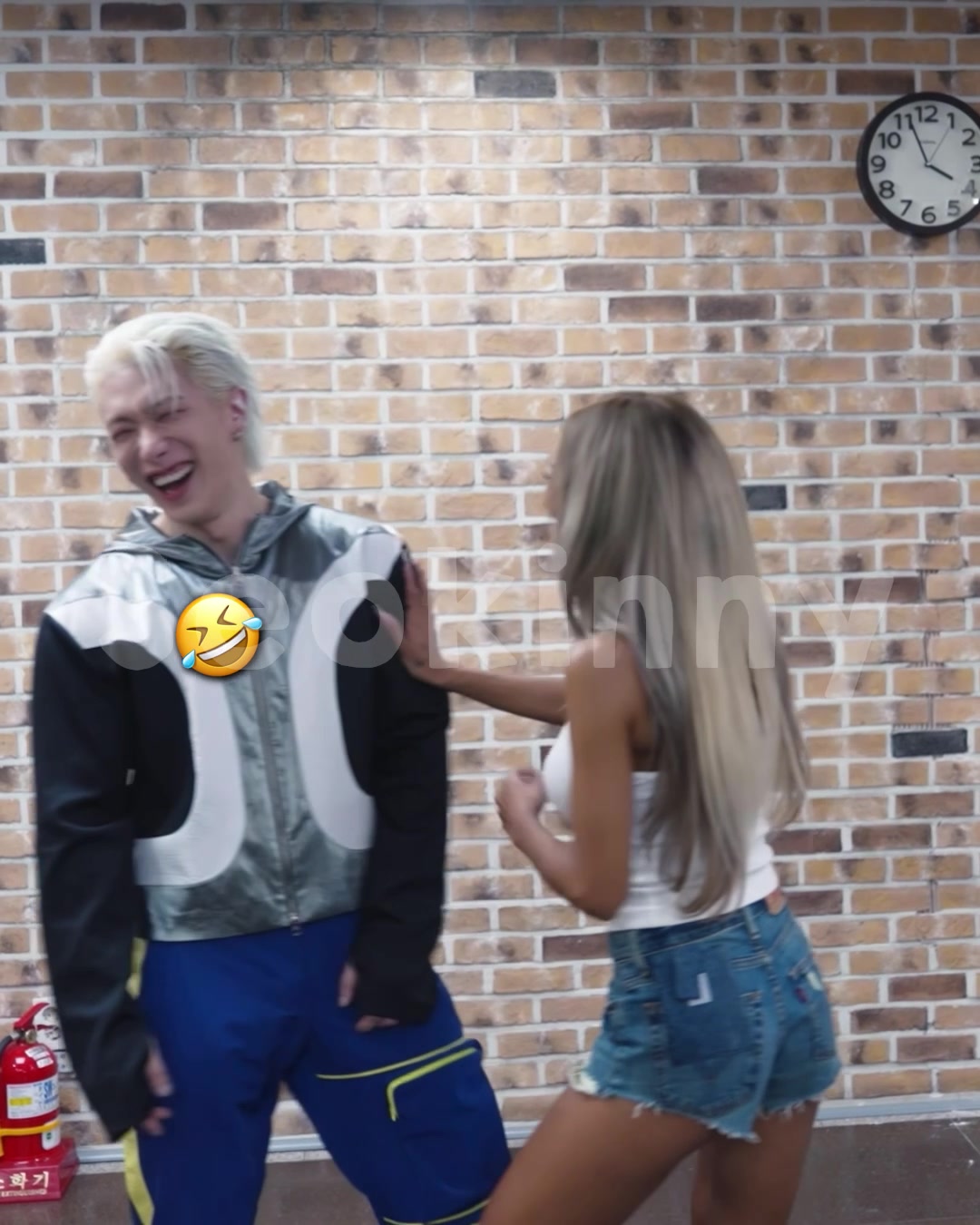 @️