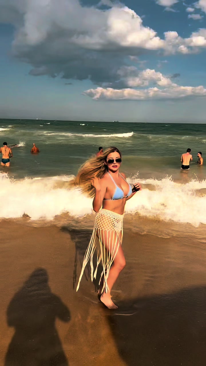 @Gabby_machadooo
