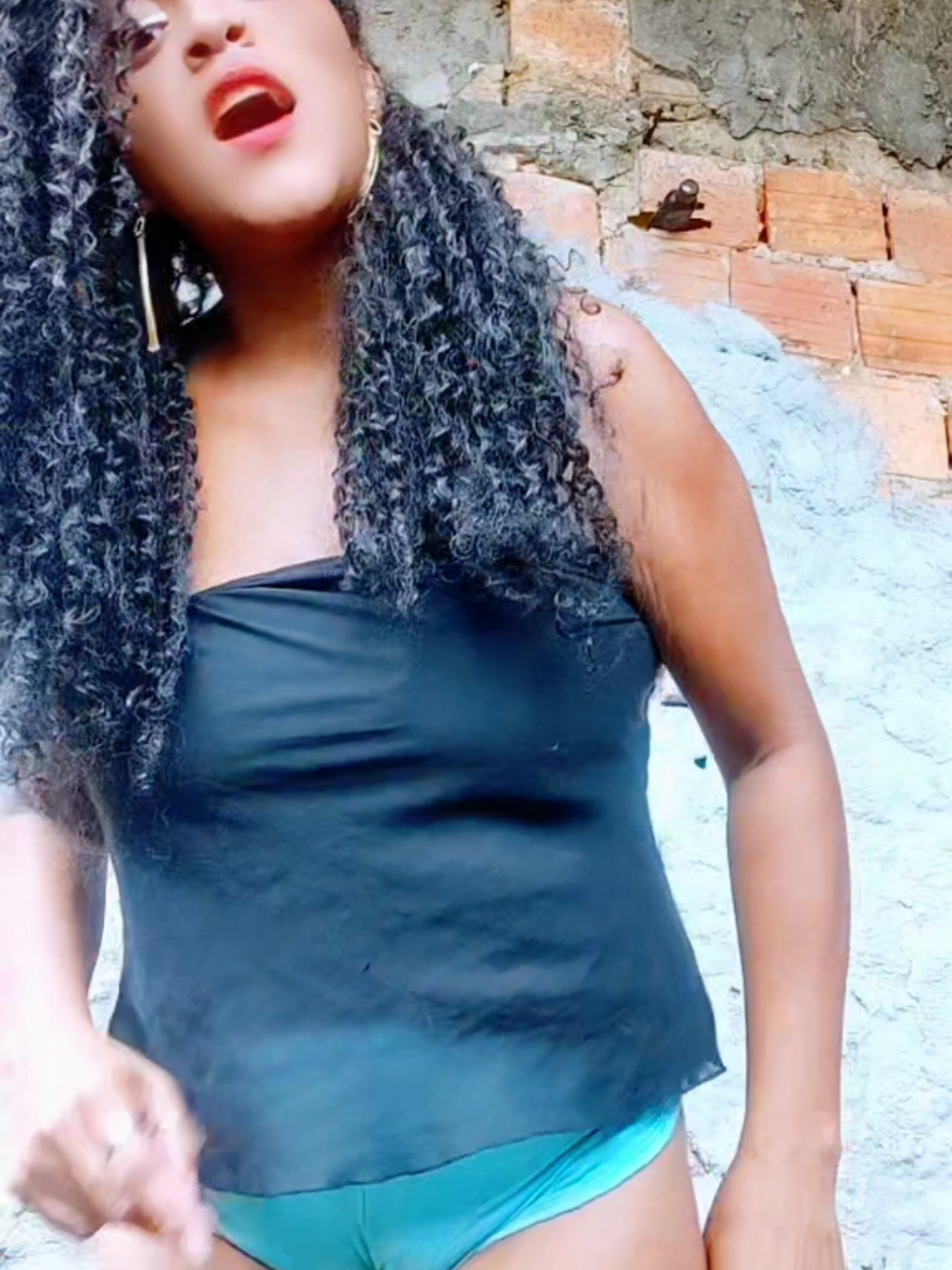 @Lucy a guria do short sexy