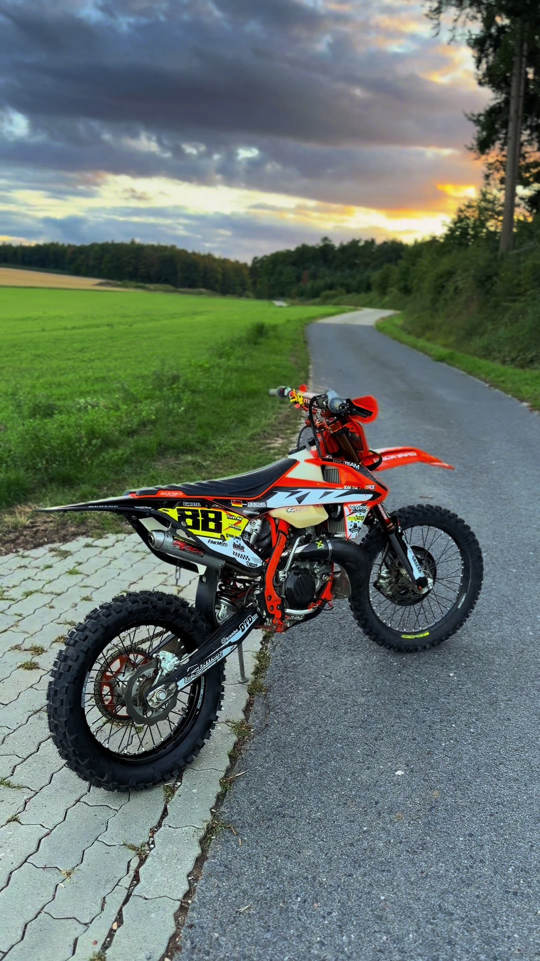 @Joni_moto