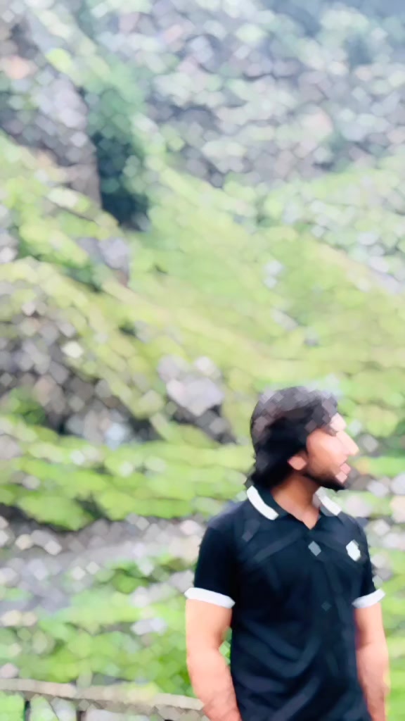 @HOZAIFA KHAN 😎