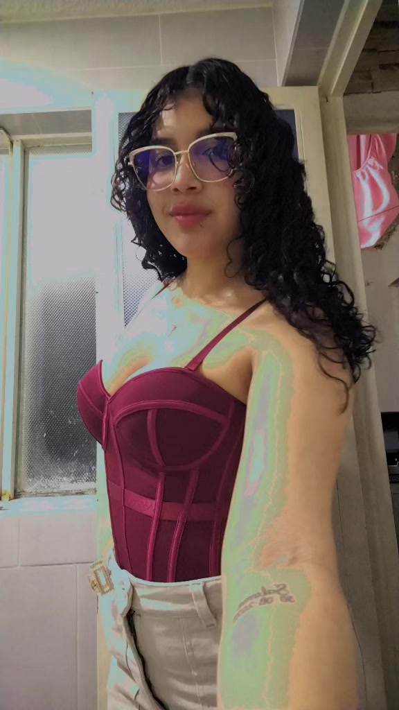 @Mónica🖤.