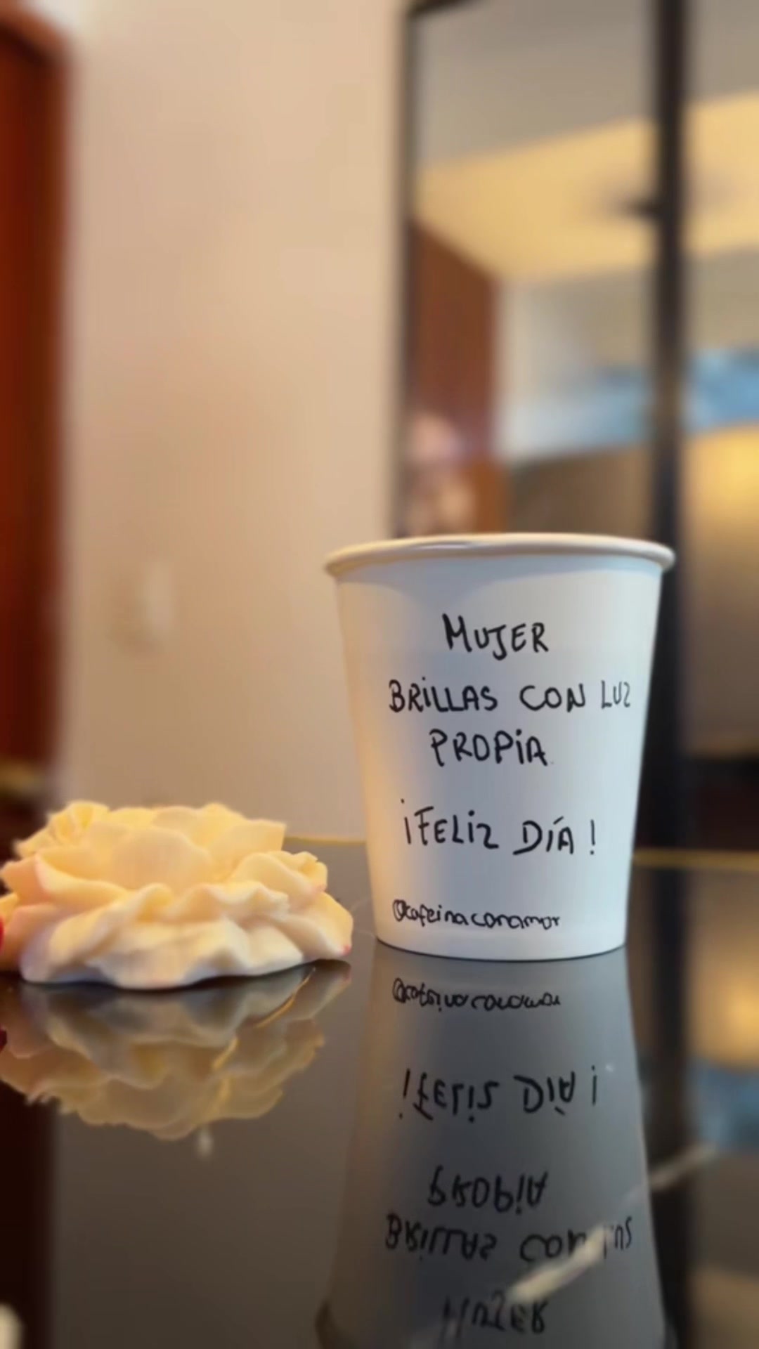 @Cafe&iacute;na con amor