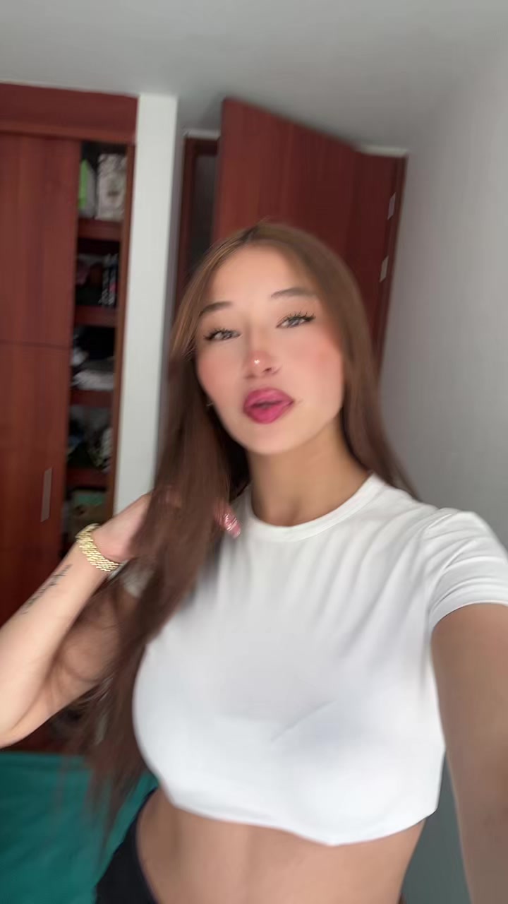 @𝐀𝐧𝐠𝐢𝐞 𝐕𝐚𝐧𝐞𝐬𝐚 ✨