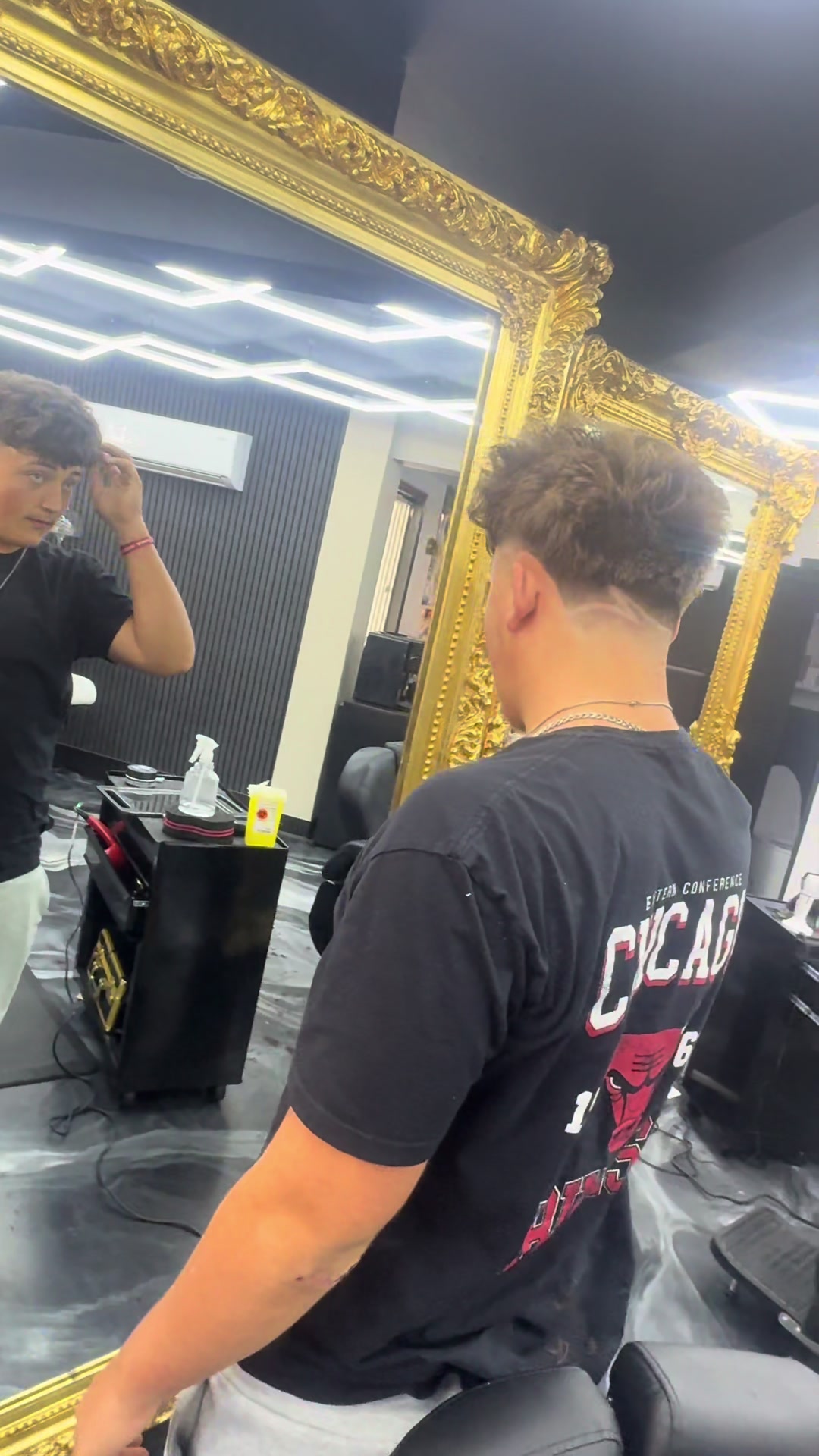 @Salon barbier BILL-K
