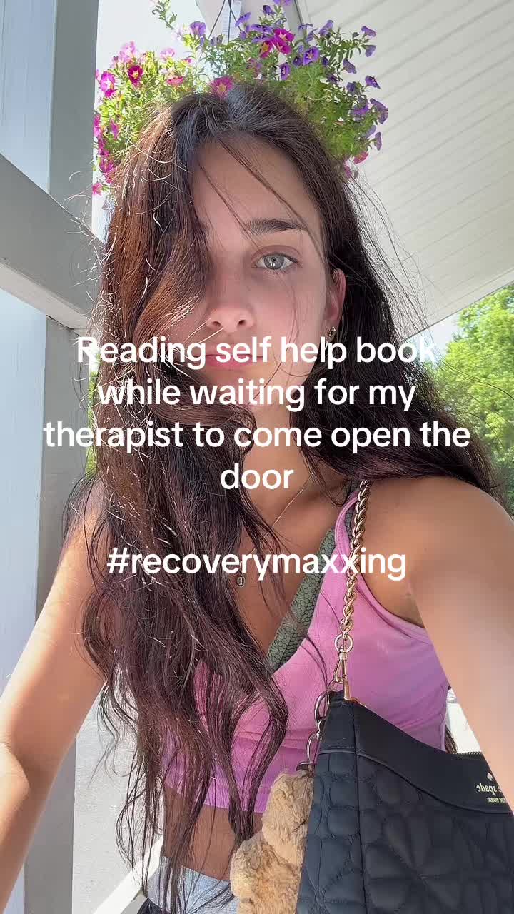 @🦦