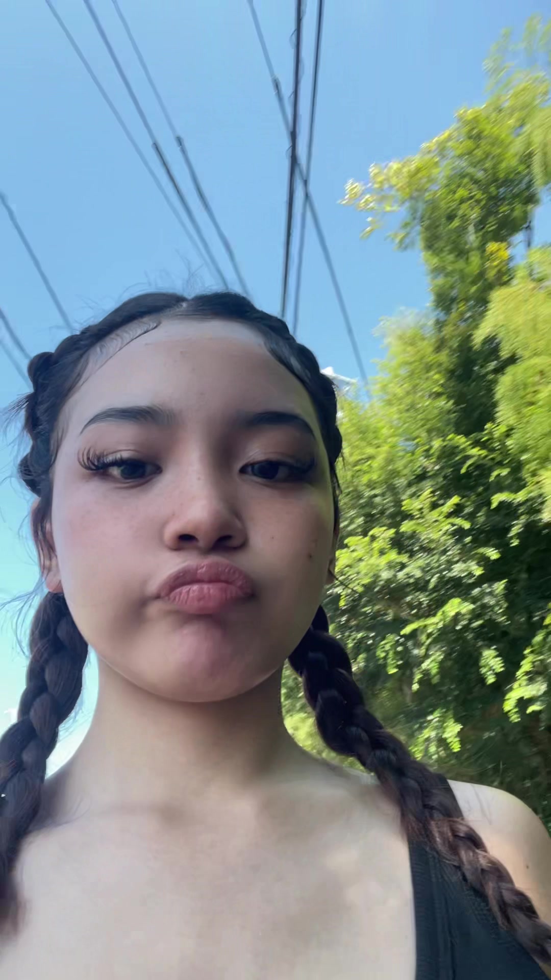 @︎