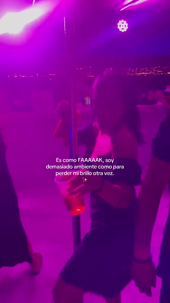 @Crishia Mejía