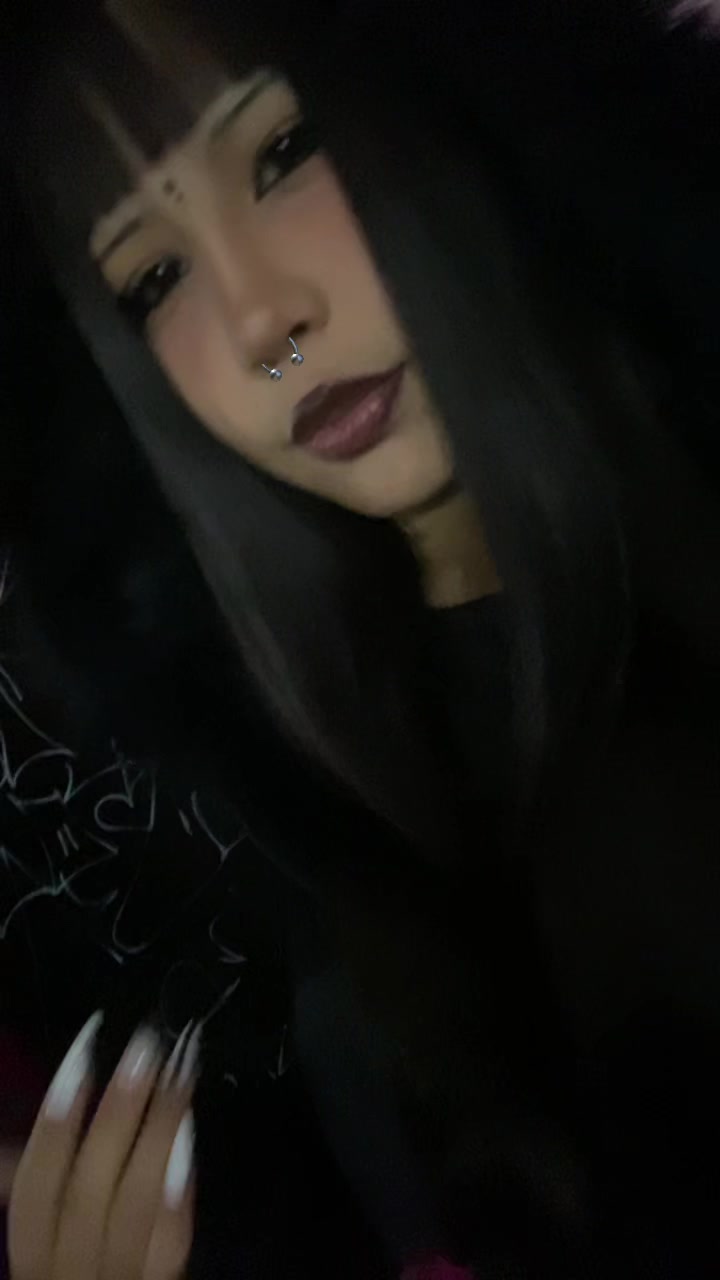 @🦦