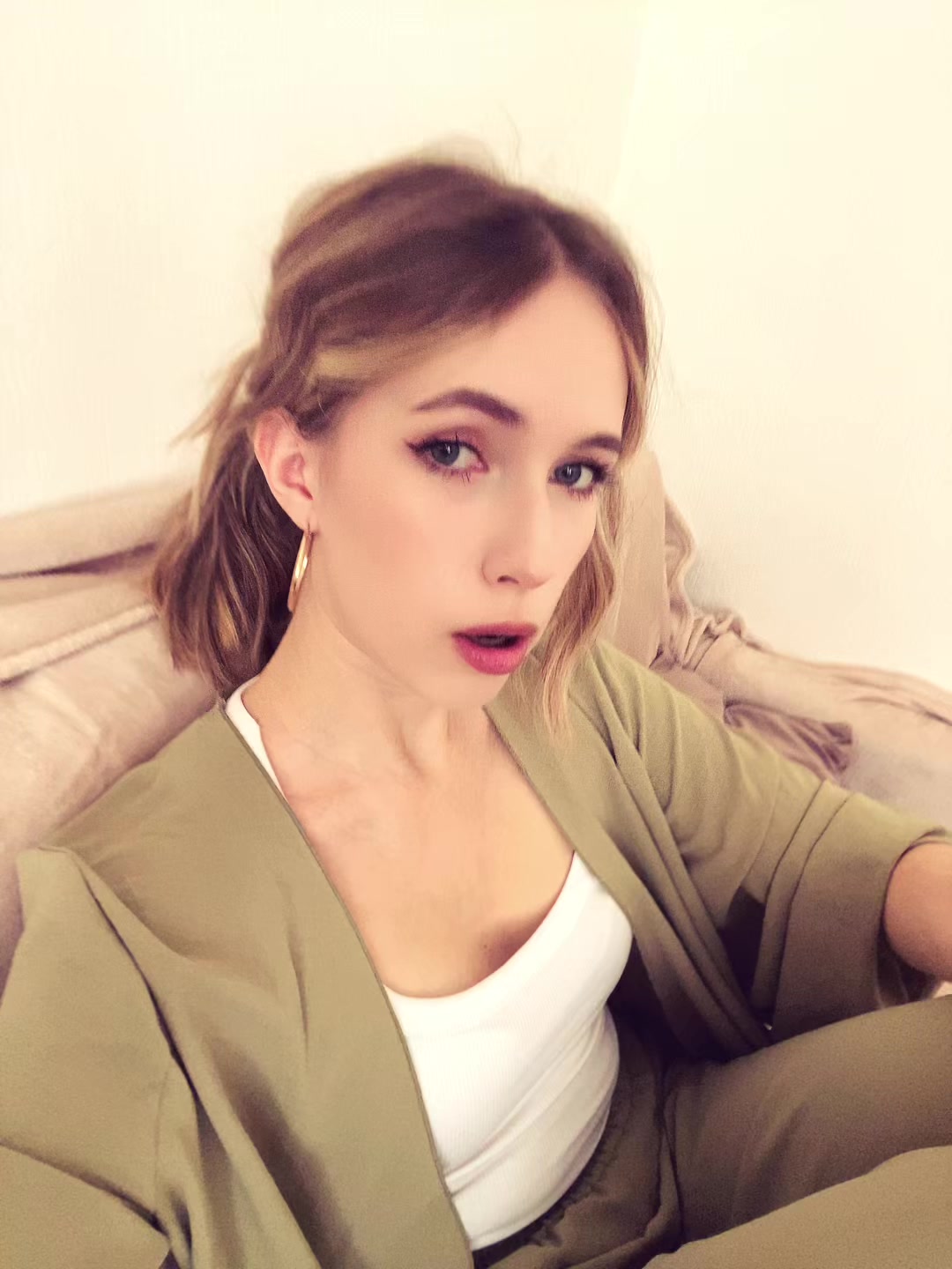 @надюша