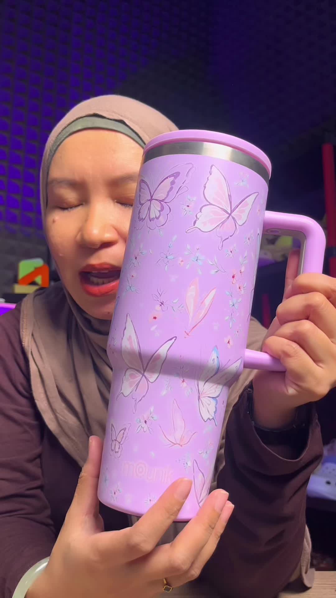 @LELI si paling TAS dan SANDAL