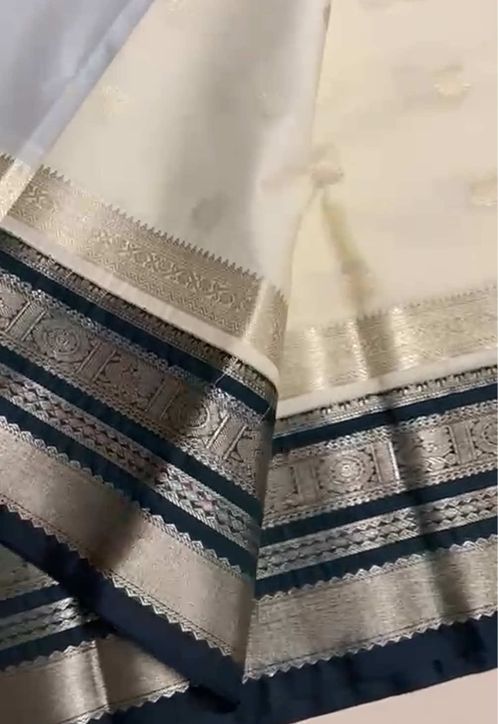 @Six Yards Pattu