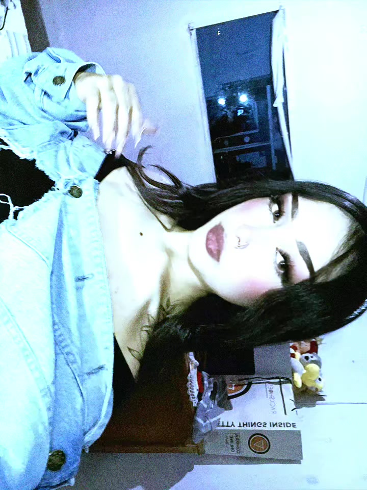 @𝖘𝖍𝖊𝖞
