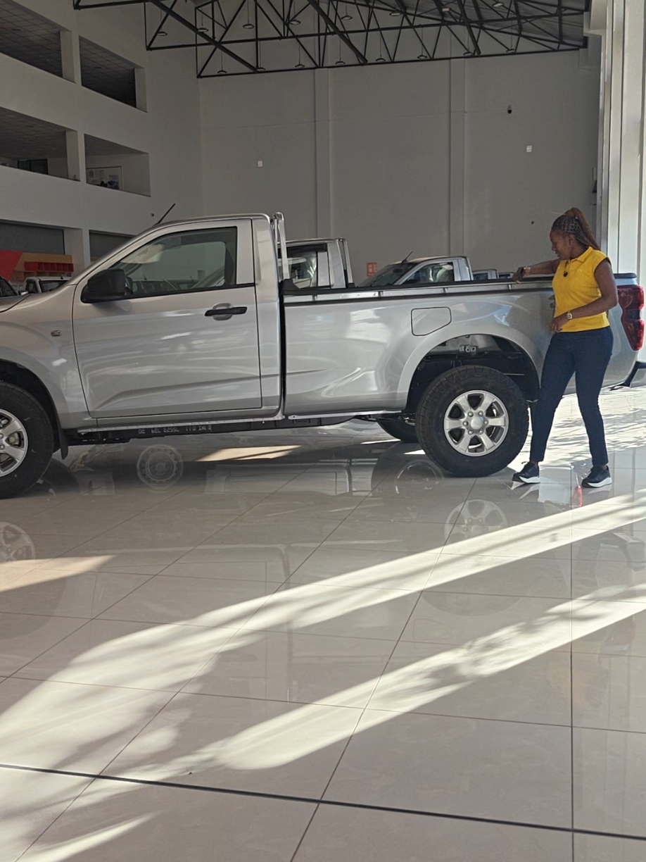@Stella wa Isuzu