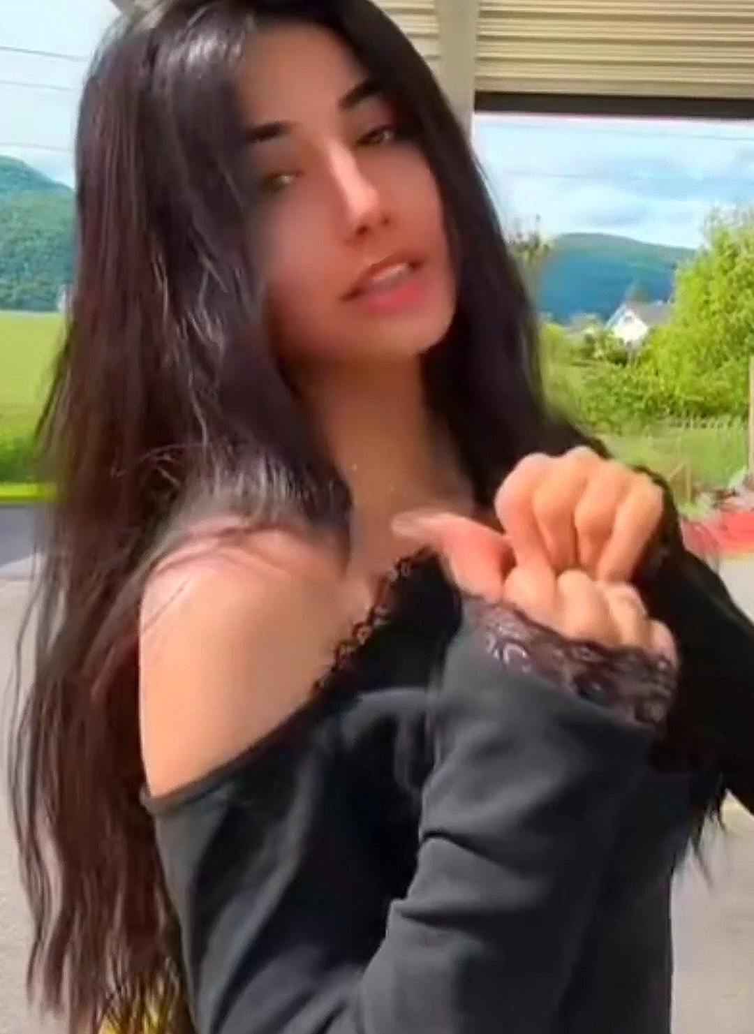 @๐คLaila