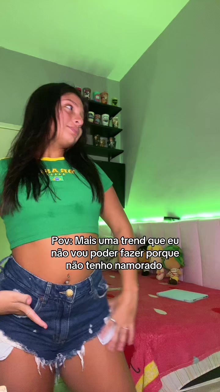 @Larinha💨