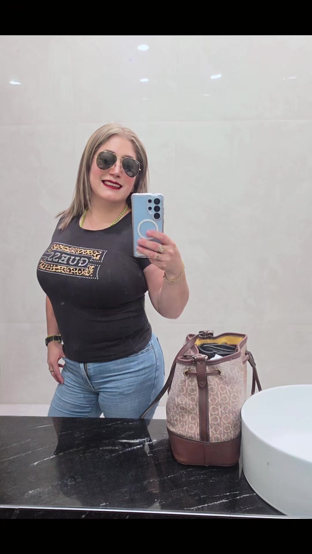 @LoReT&bull; Te Sigue