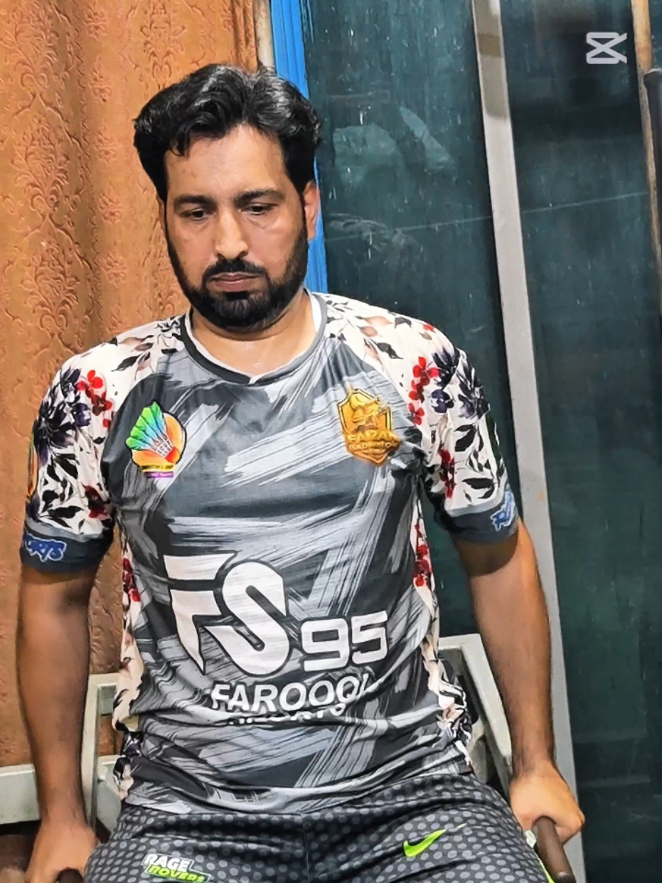 @Farooqi sports Peshawar