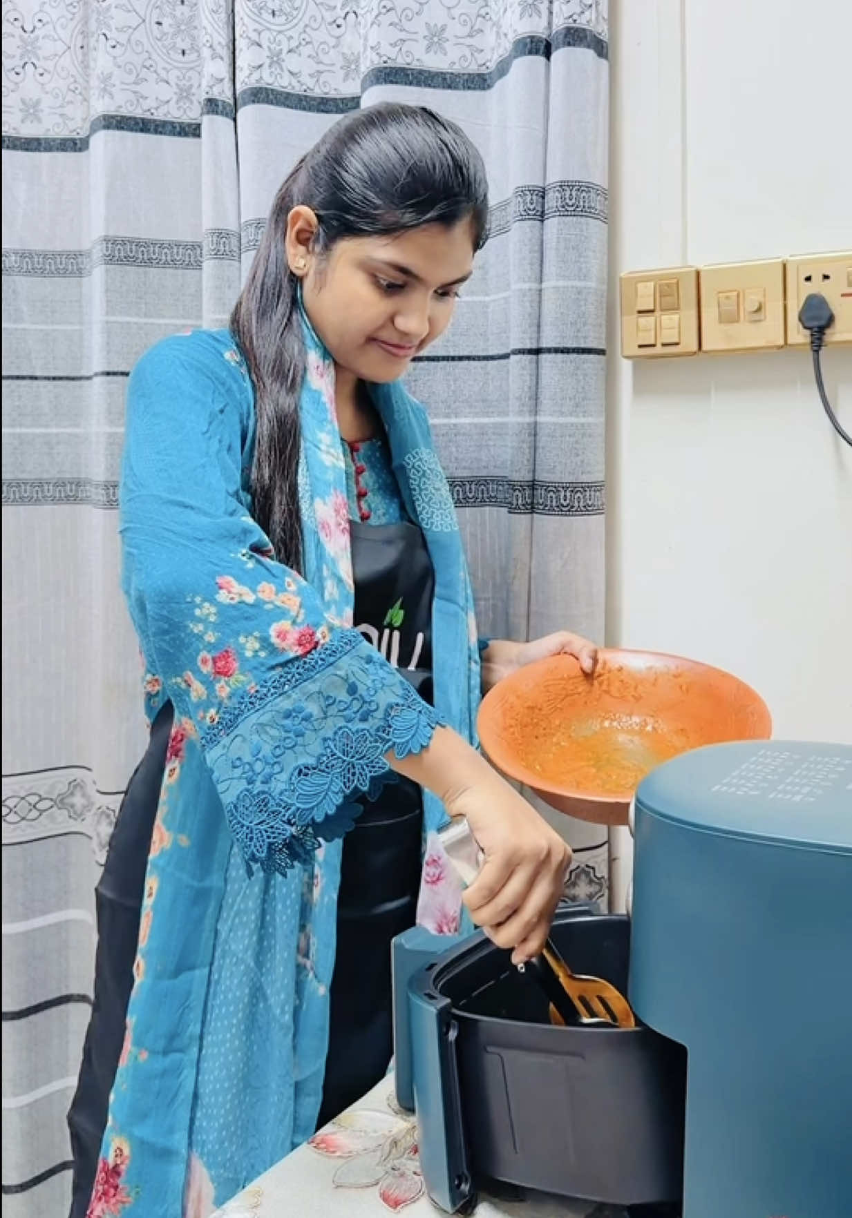 @Akhi Pakhi