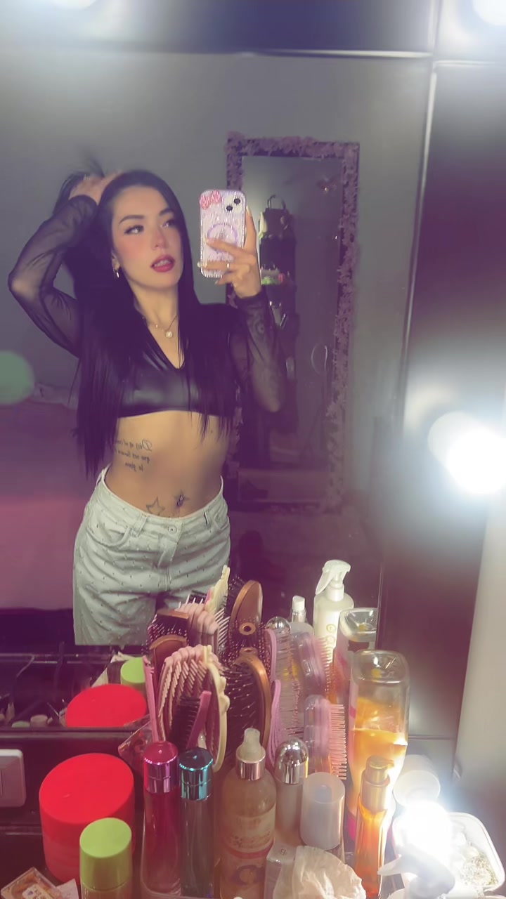 @Laurita Tique