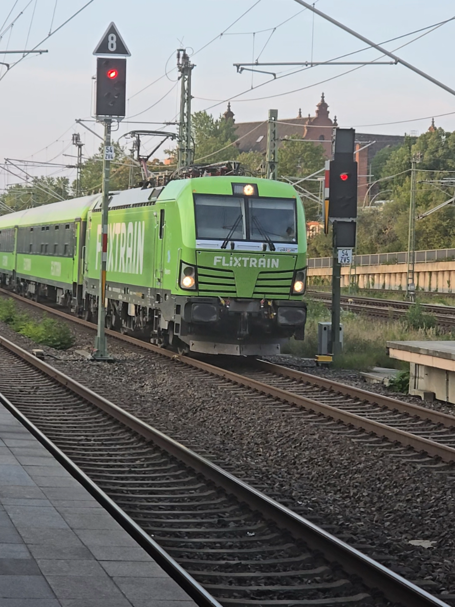 @TrainspotterMarcello ๐ฉ๐ช๐ธ