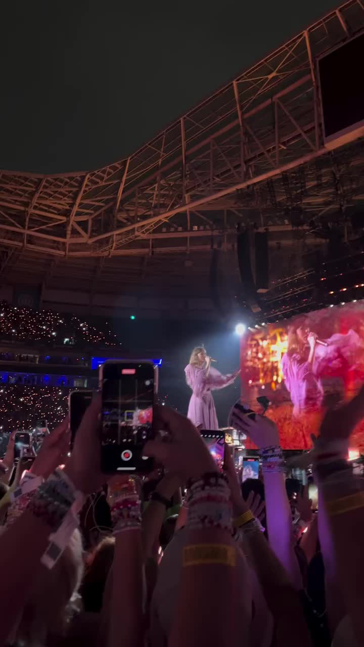@𓂃꙳⋆videos from the eras tour