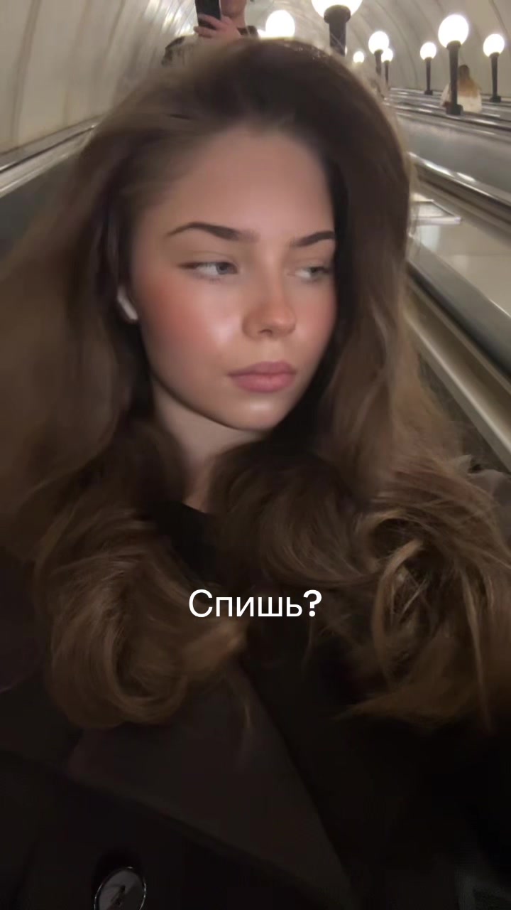 @Elisv_