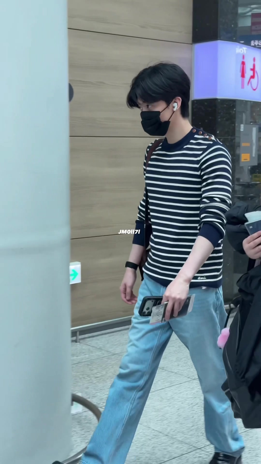 @𝘈𝘯𝘢𝘴.
