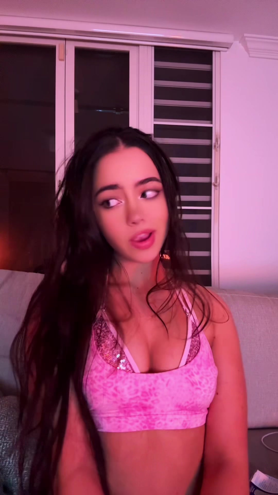 @itszoeyiso