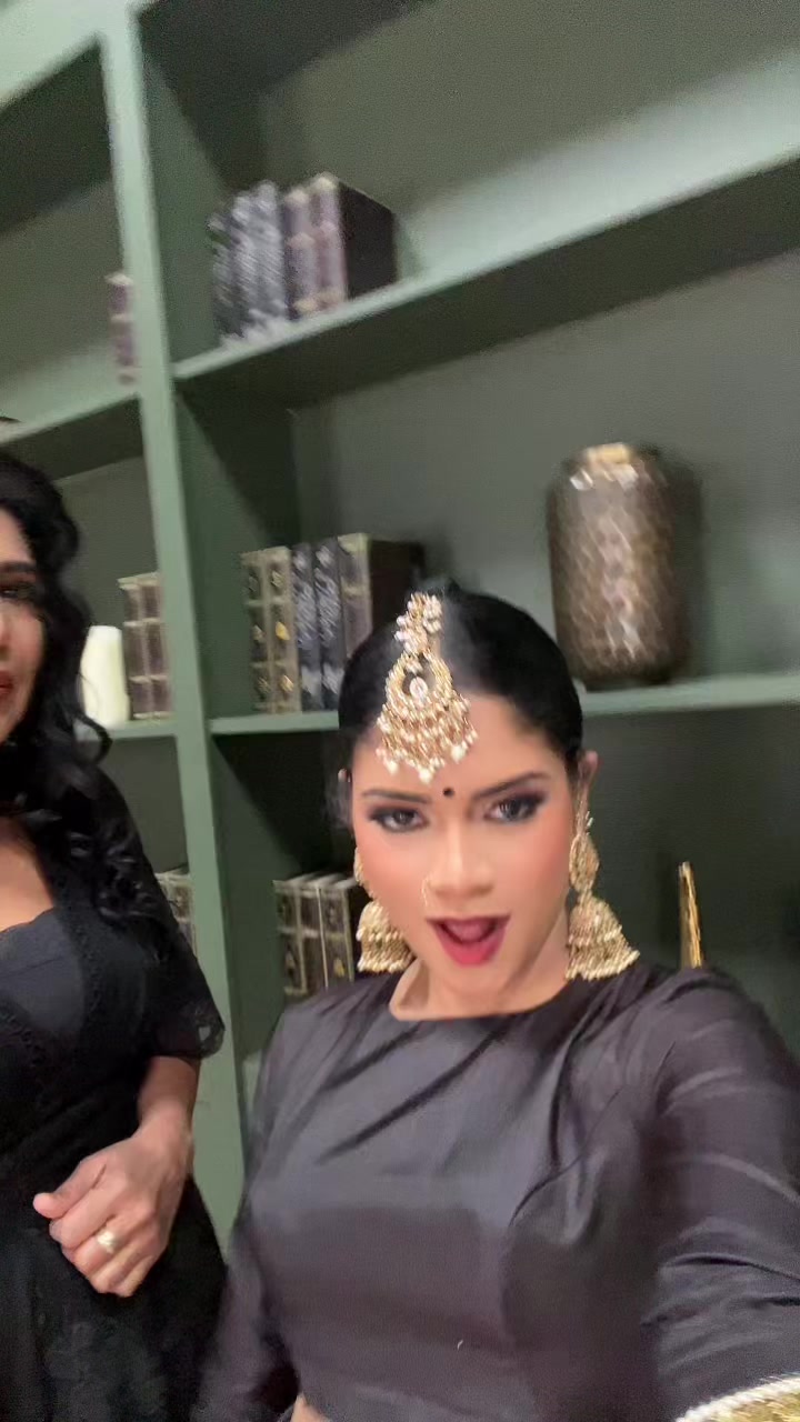 @elakiyaak