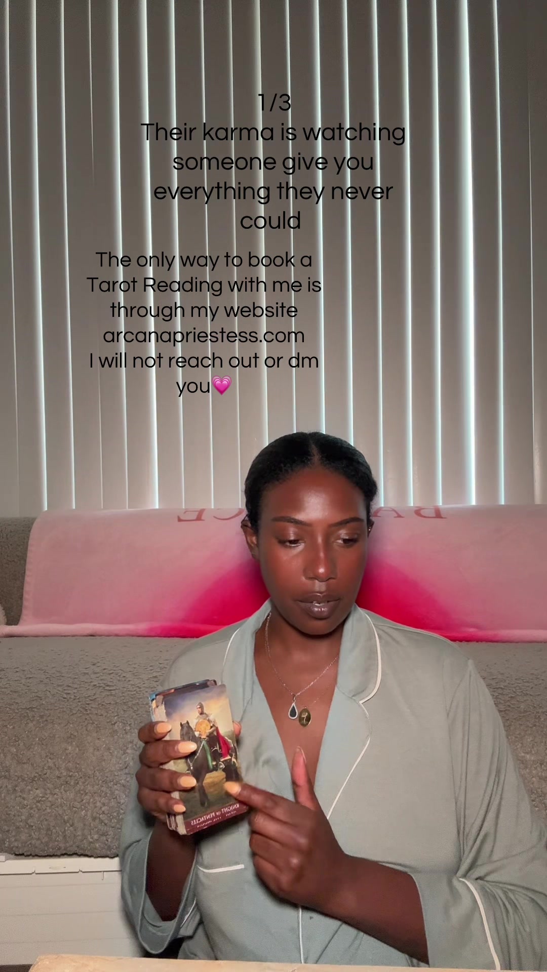 @Arcana Priestess Tarot Reader