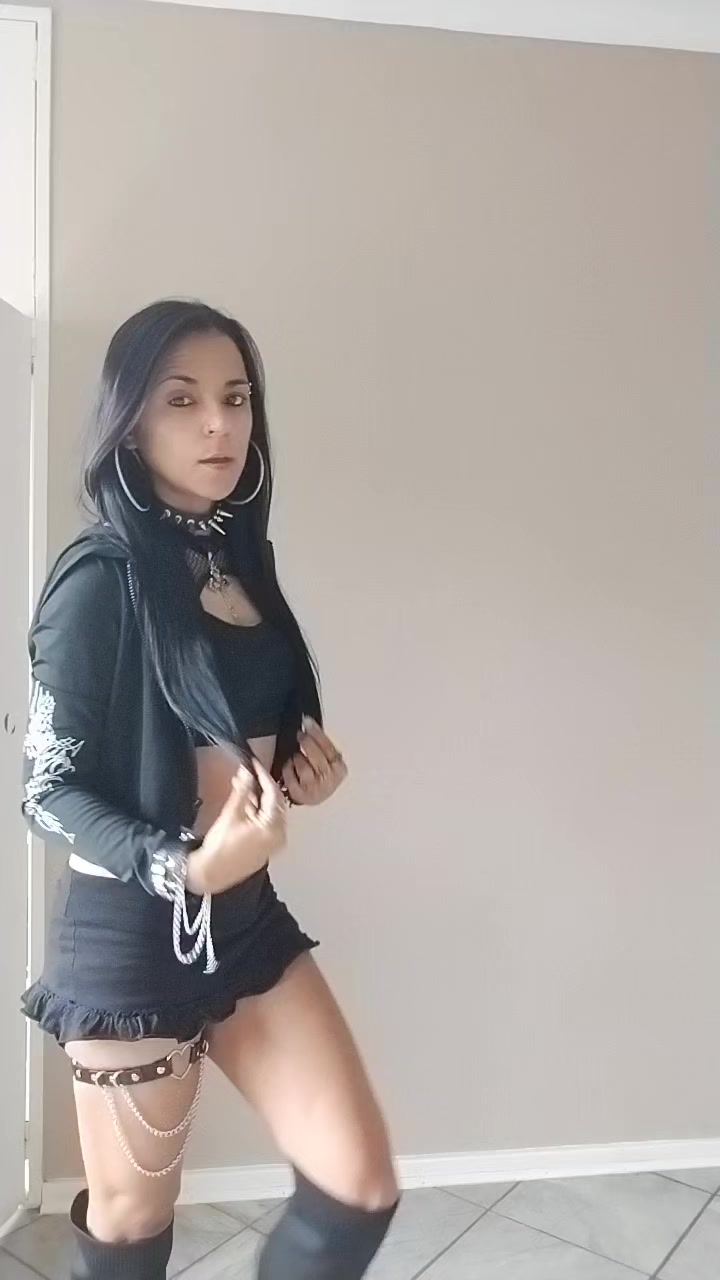 @Jamie 🖤🖤