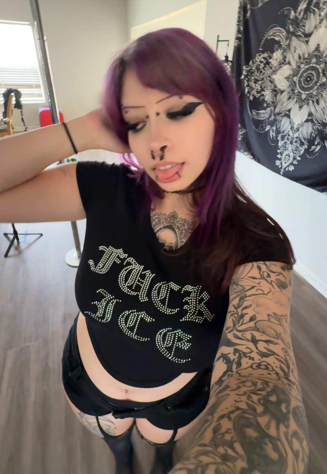 @JaneSpookyHot