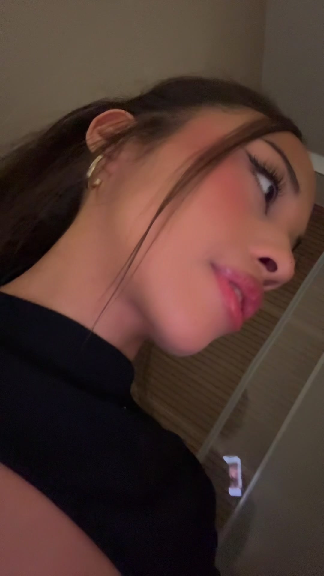 @ℳ𝒶ℯ̈𝓁ℯℯ𝓃 🌺