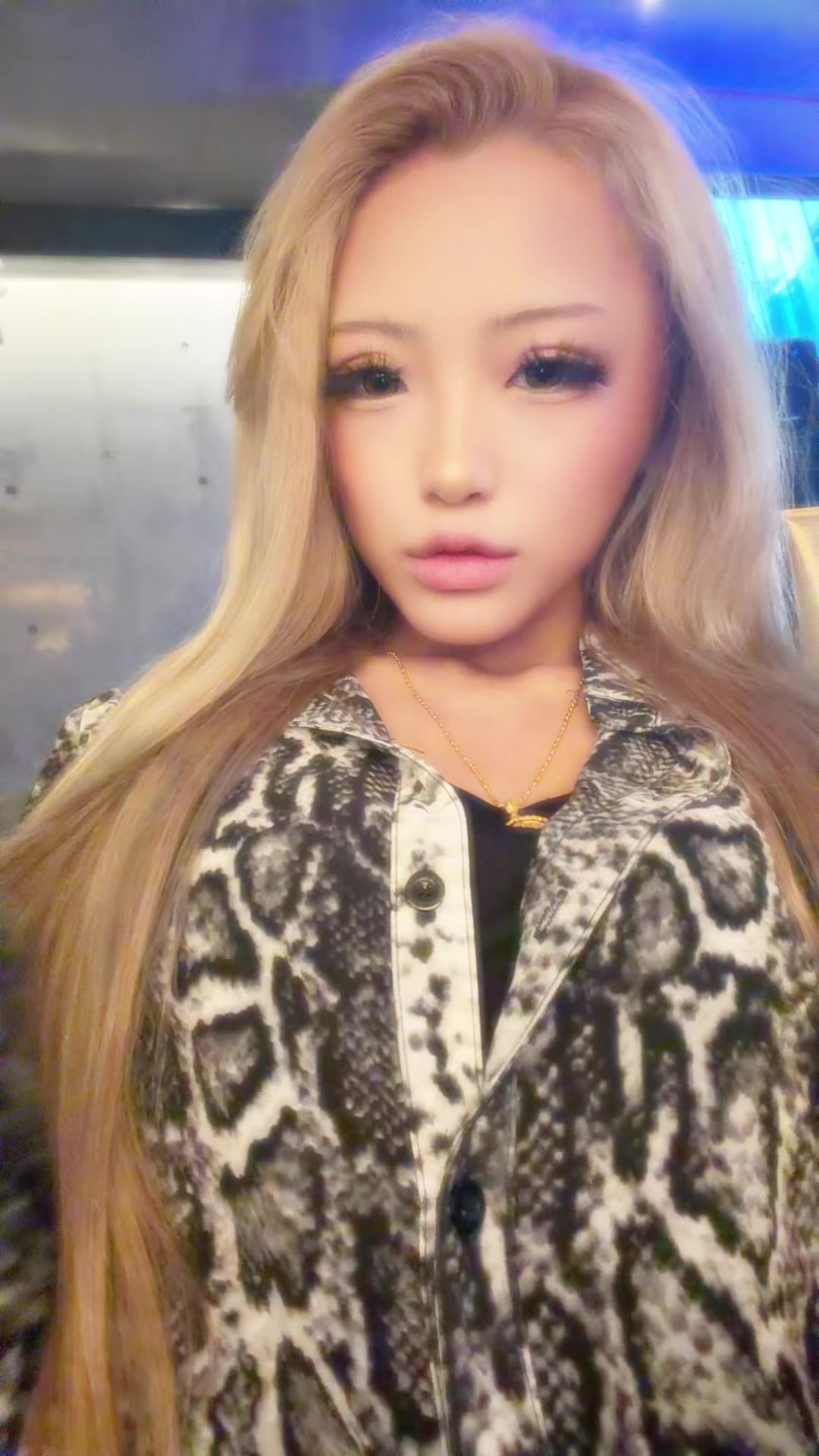 @。