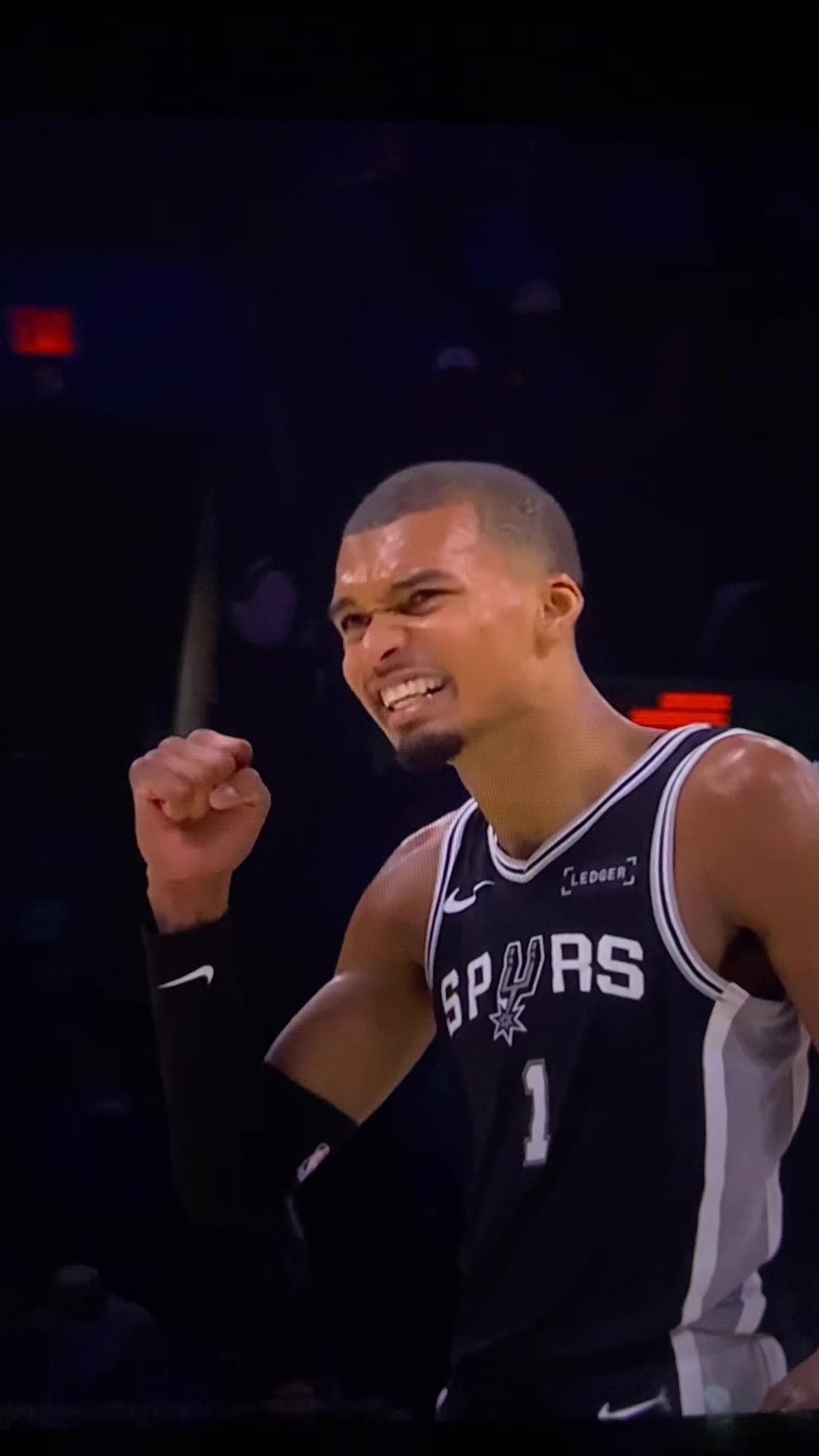 @armanibuckets