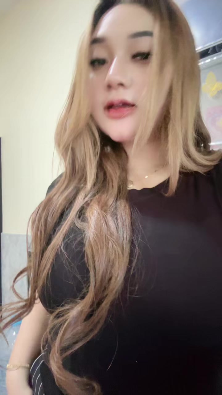 @inisintottyy