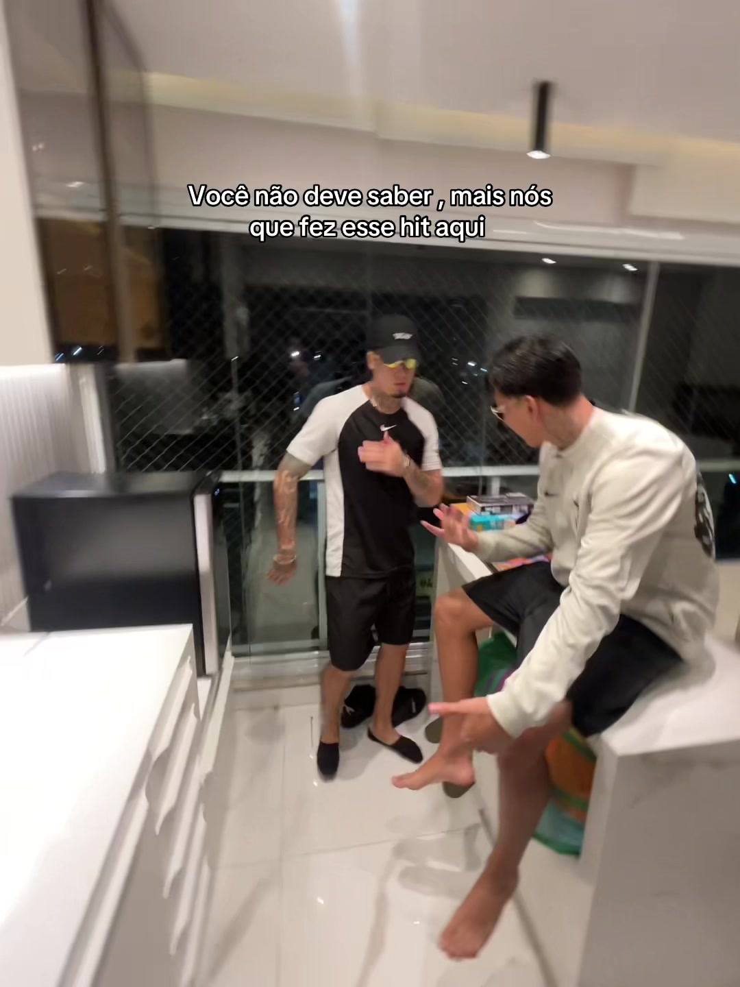 @jhowmc_