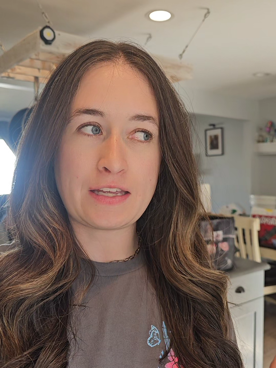 @alyssa | unaesthetic mom