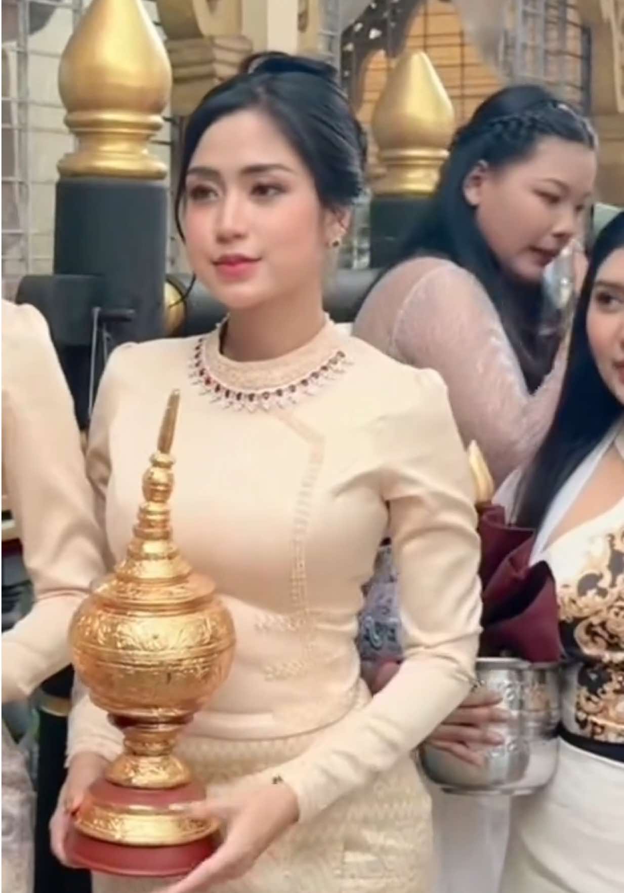 @Su Yati Linn Official (ဆု)👩🏻