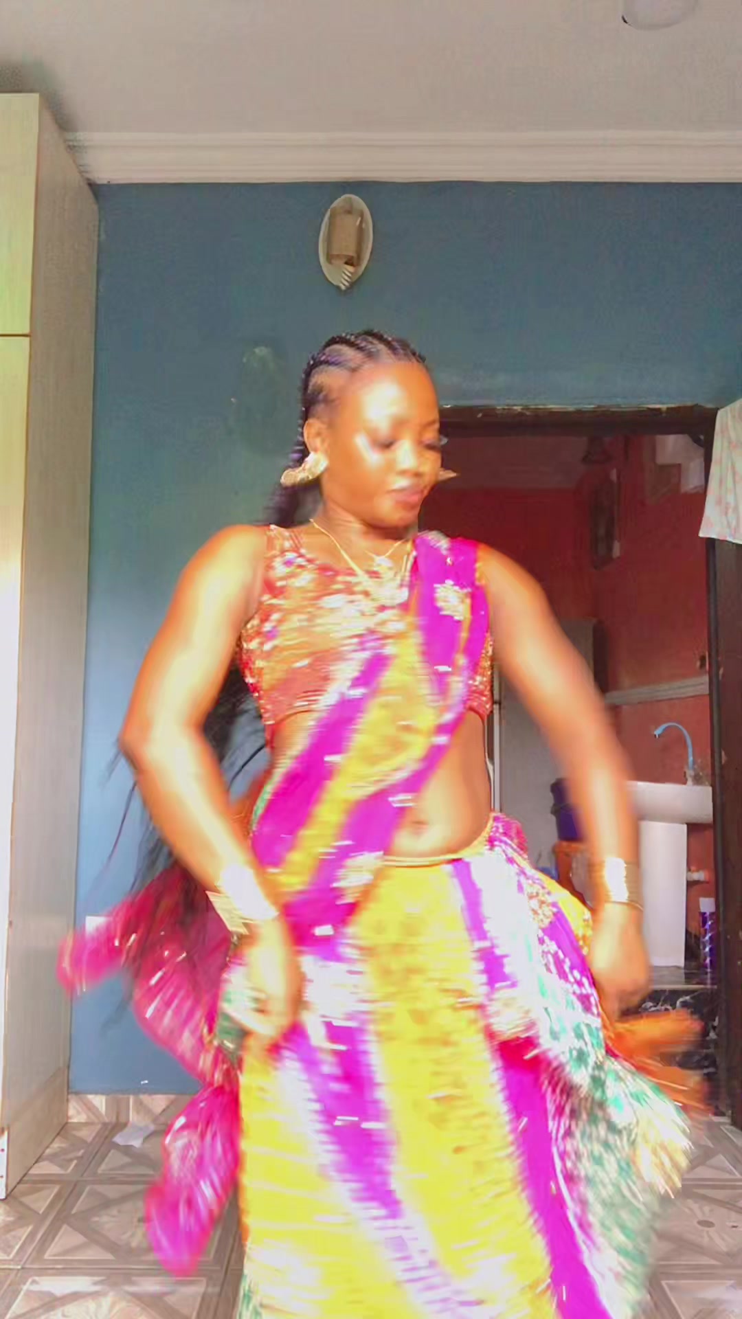 @RADHA_MAYQUEEN