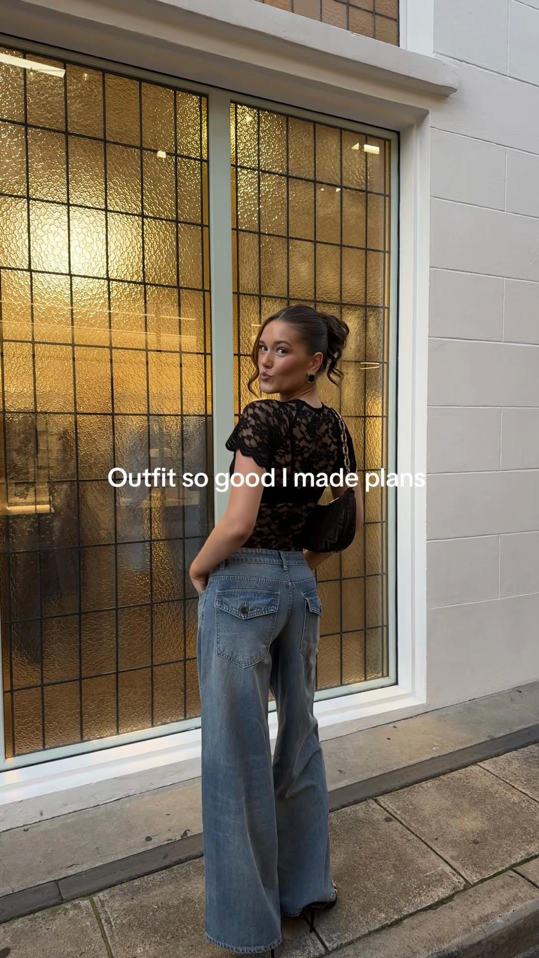 @Feebee